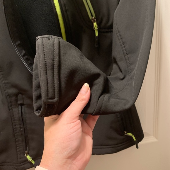 Cutter and Buck soft shell jacket Size small - Picture 3 of 6